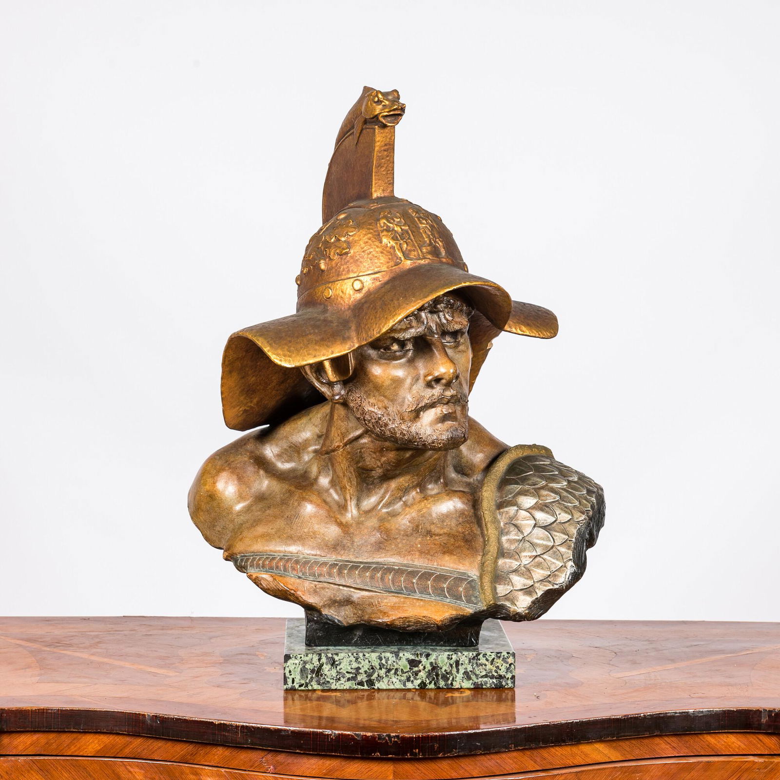 Richard Aurili (1834 - ca. 1914): Bust of a Roman soldier, bronze patinated plaster on a 'vert de (1 of 4)