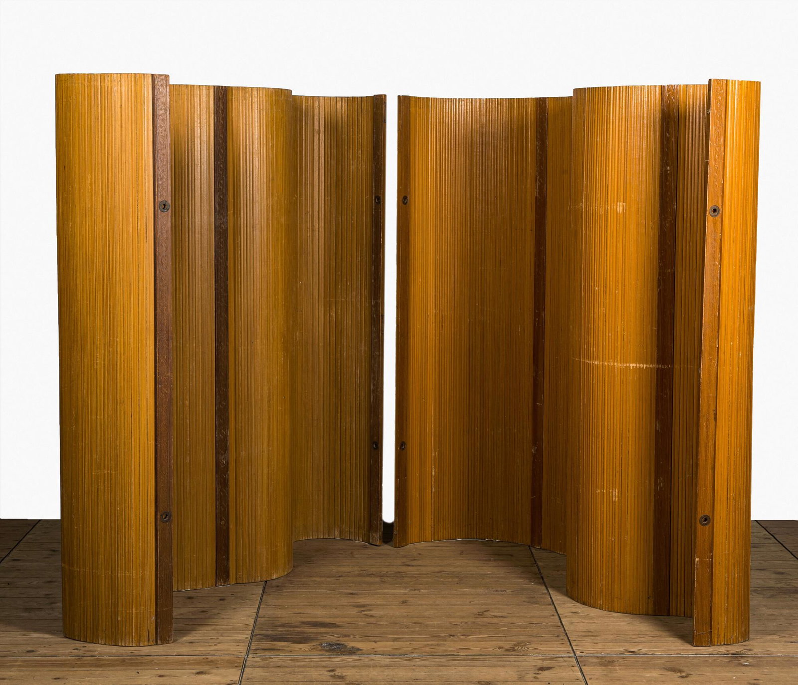 A pair of foldable wooden room dividers, Behrens workshop, Hannover, Germany, early 20th C. (1 of 4)