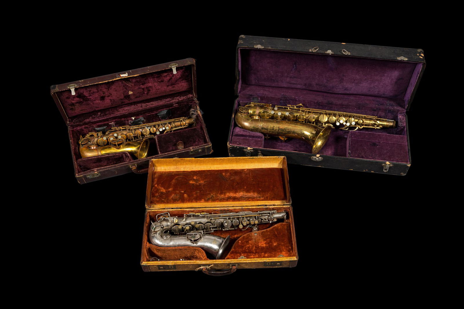 Three various saxophones, a.o. Elkhart and Henton Knecht, America, 20th C. (1 of 5)