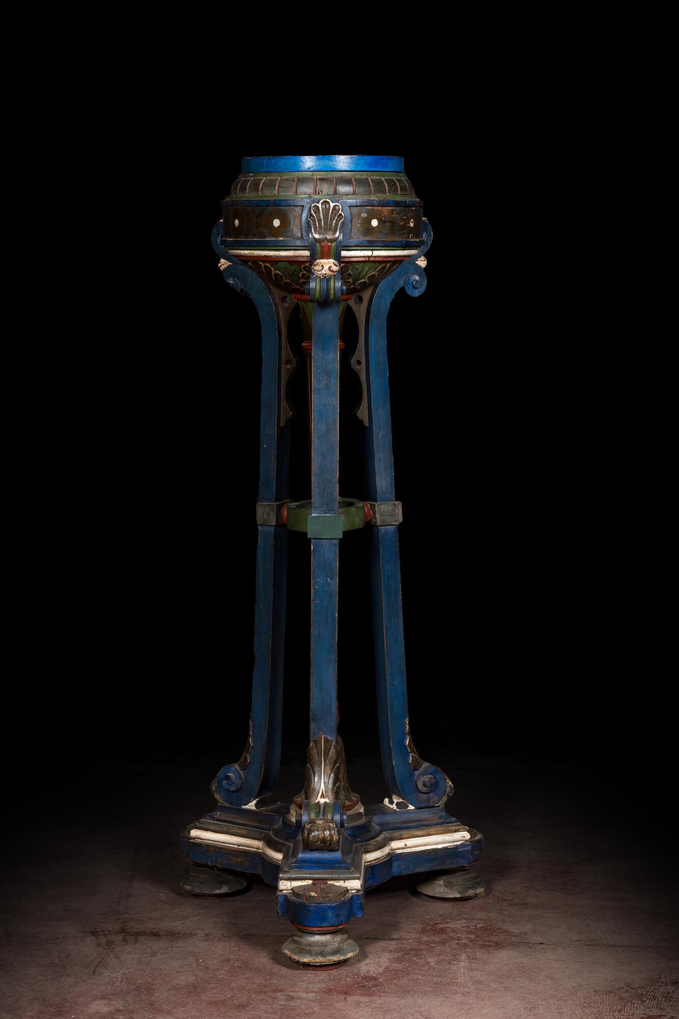 A large polychromed wooden Art Nouveau pedestal, 1st half 20th C. (1 of 2)