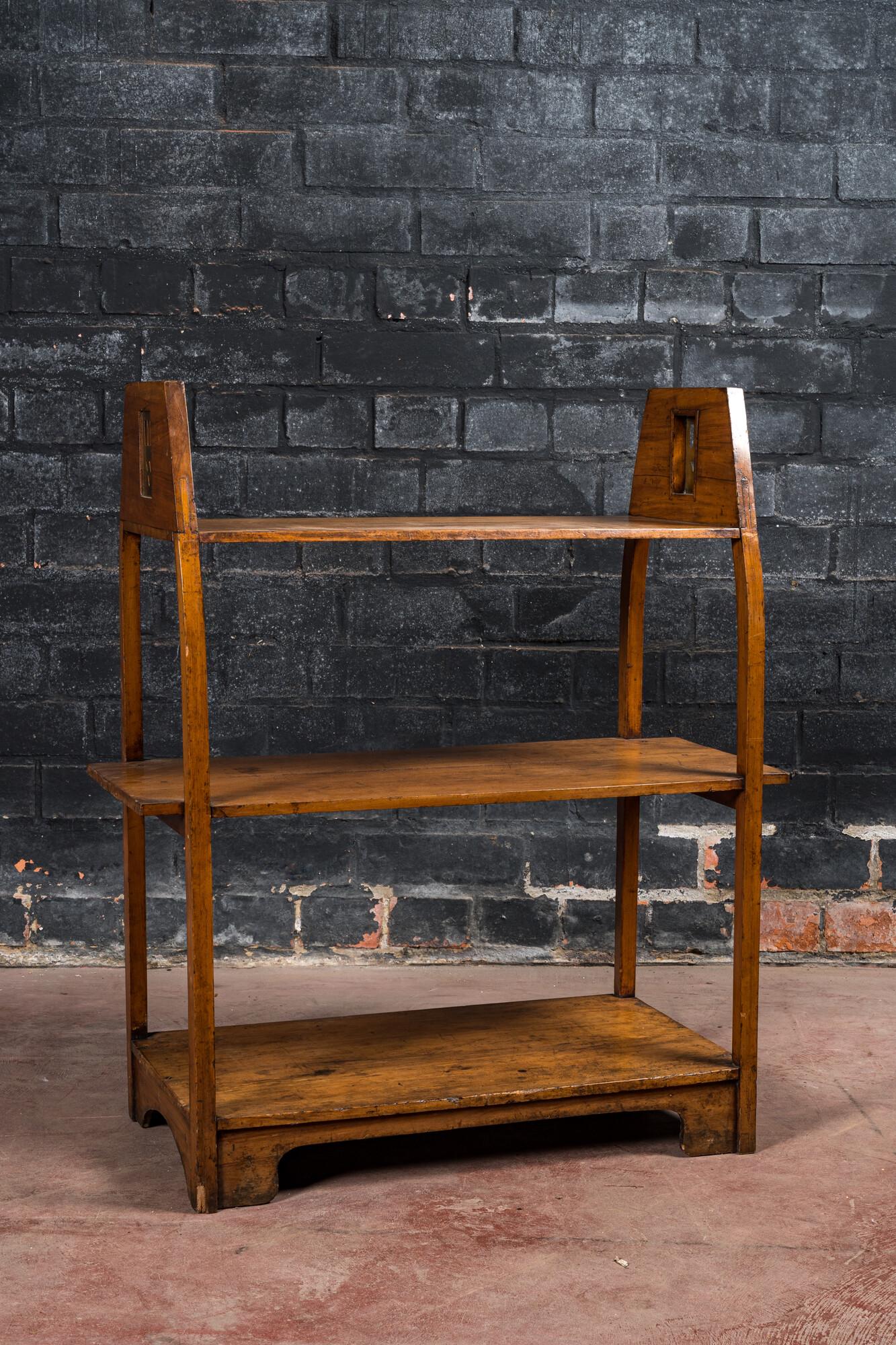 A wooden etagÃ¨re Arts & Crafts Charles Rennie Mackintosh (1868-1928) rack, 1st half 20th C. (1 of 4)