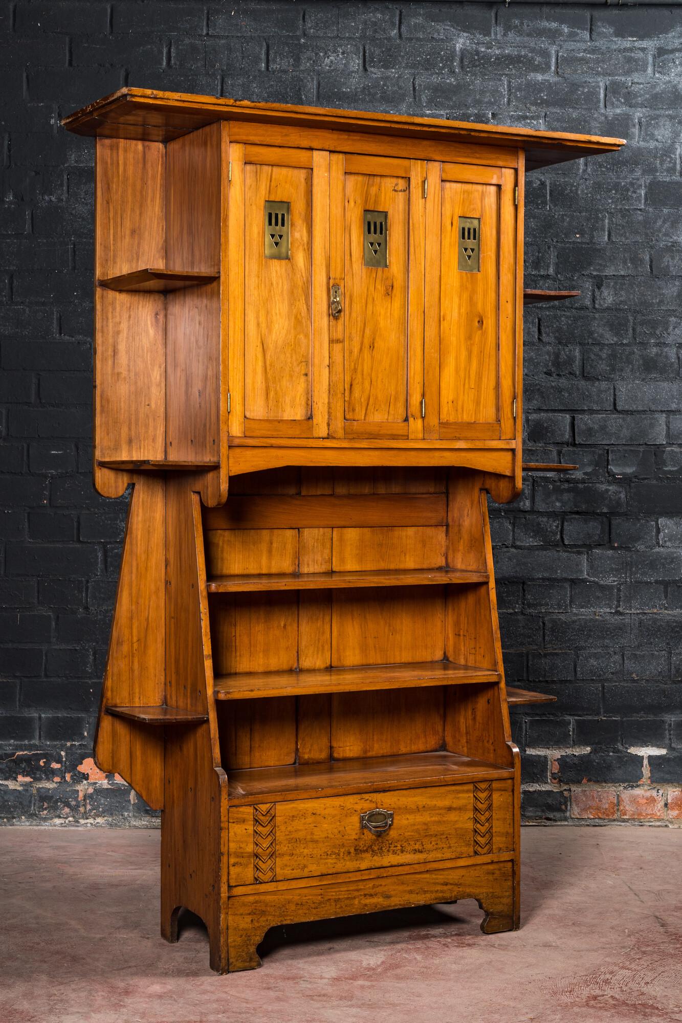 A wooden Arts & Crafts Charles Rennie Mackintosh (1868-1928) cupboard, 1st half 20th C. (1 of 3)