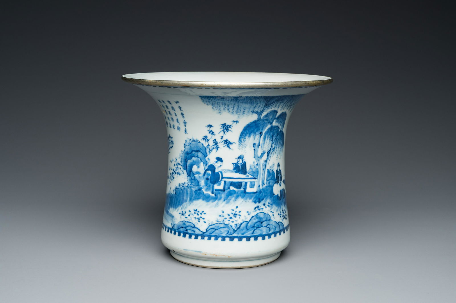 A Chinese blue and white 'Bleu de Hue' spittoon for the Vietnamese king Khai Dinh,Nội (1 of 18)