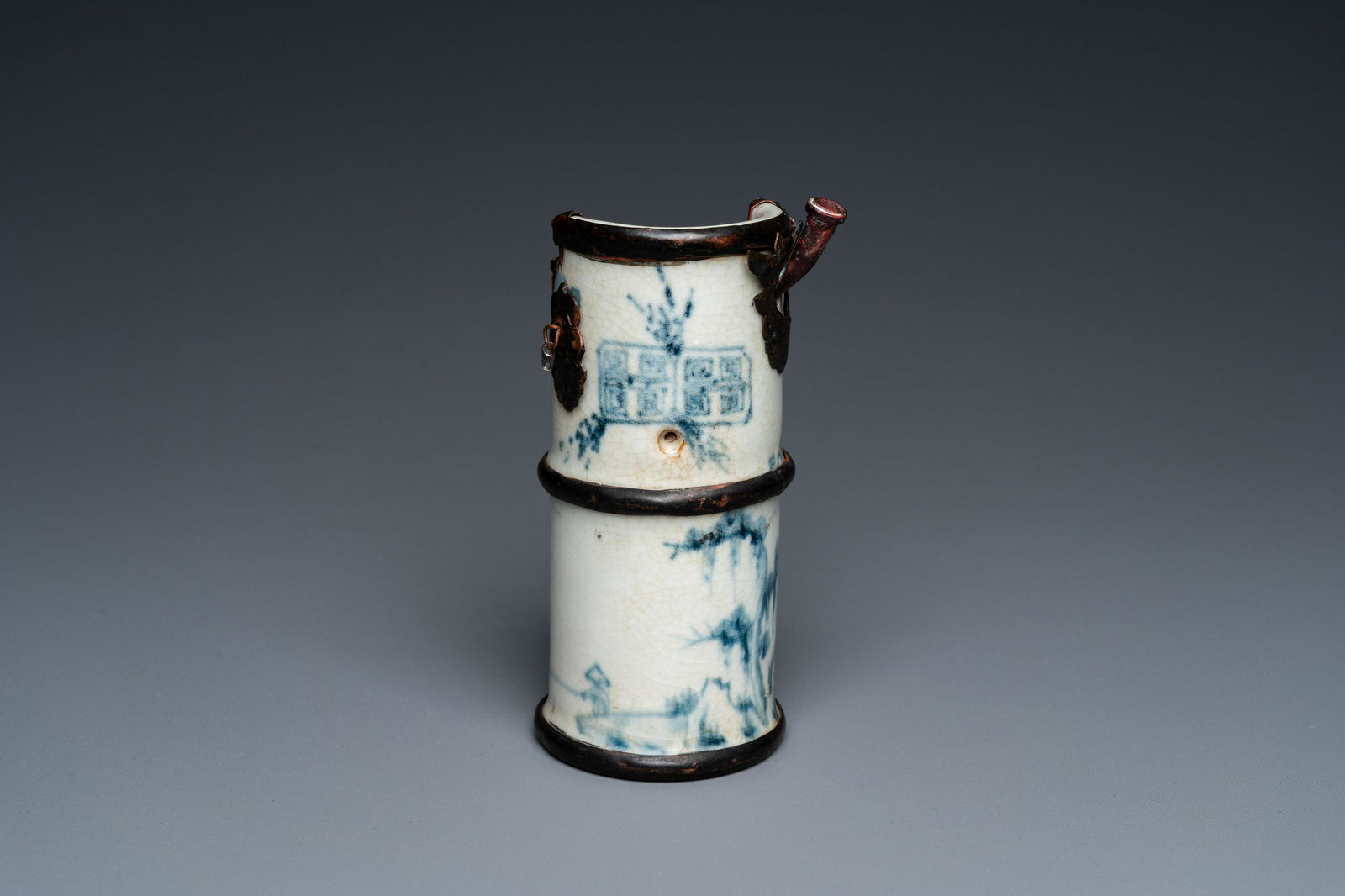 A South-Chinese or Vietnamese blue and white water pipe, 19th C. (1 of 18)