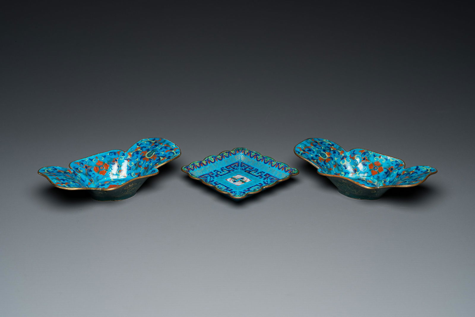 A pair of Chinese Canton enamel bowls and a square dish, Qianlong/Jiaqing (1 of 8)