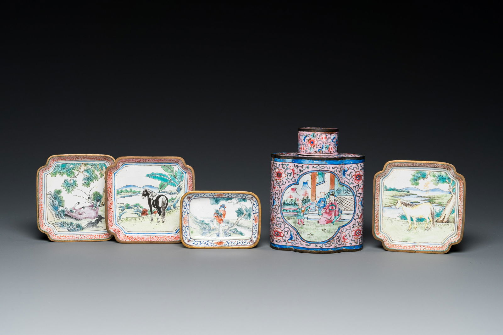 A Chinese Canton enamel tea caddy and four small dishes, 19th C. (1 of 12)