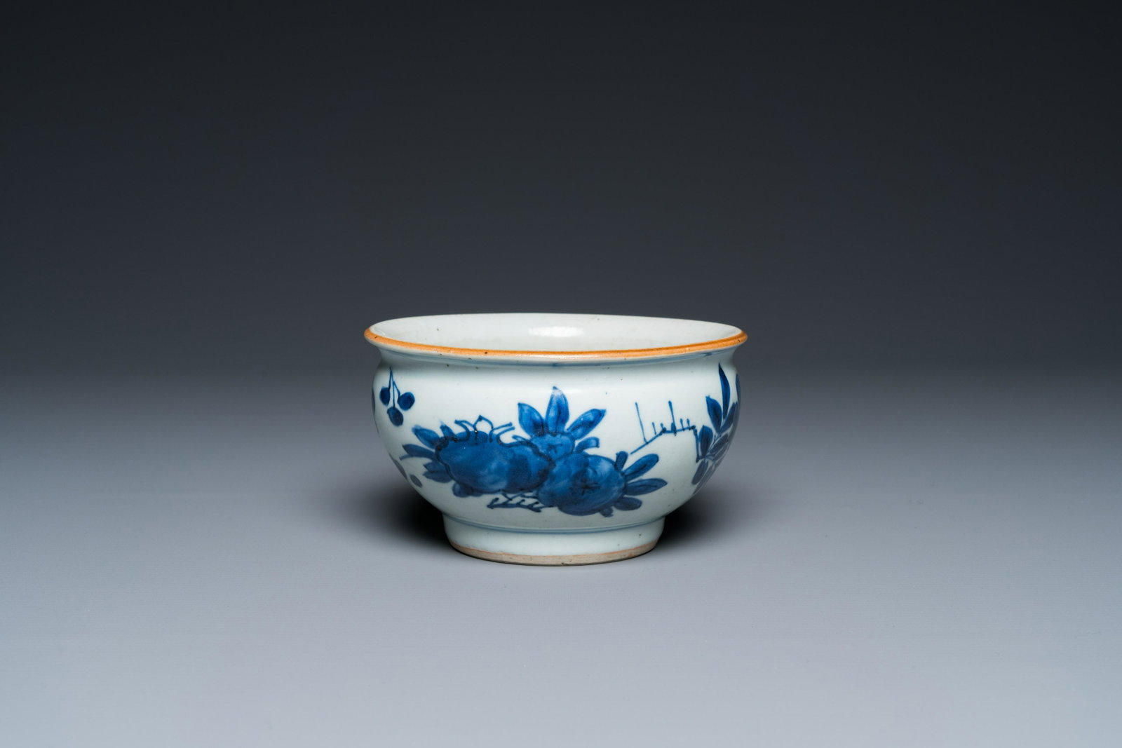 A small Chinese blue and white censer, Chongzhen: Dia.: 14,5 cm - H.: 8 cm