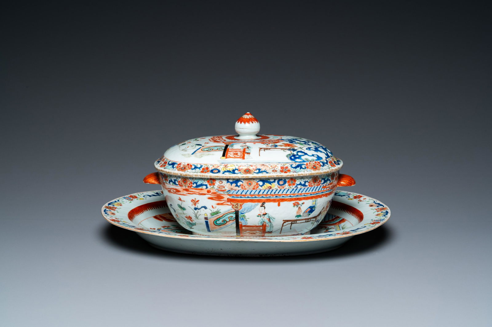 A Chinese rose-verte 'Xi Xiang Ji' tureen and cover on stand, Yongzheng (1 of 9)