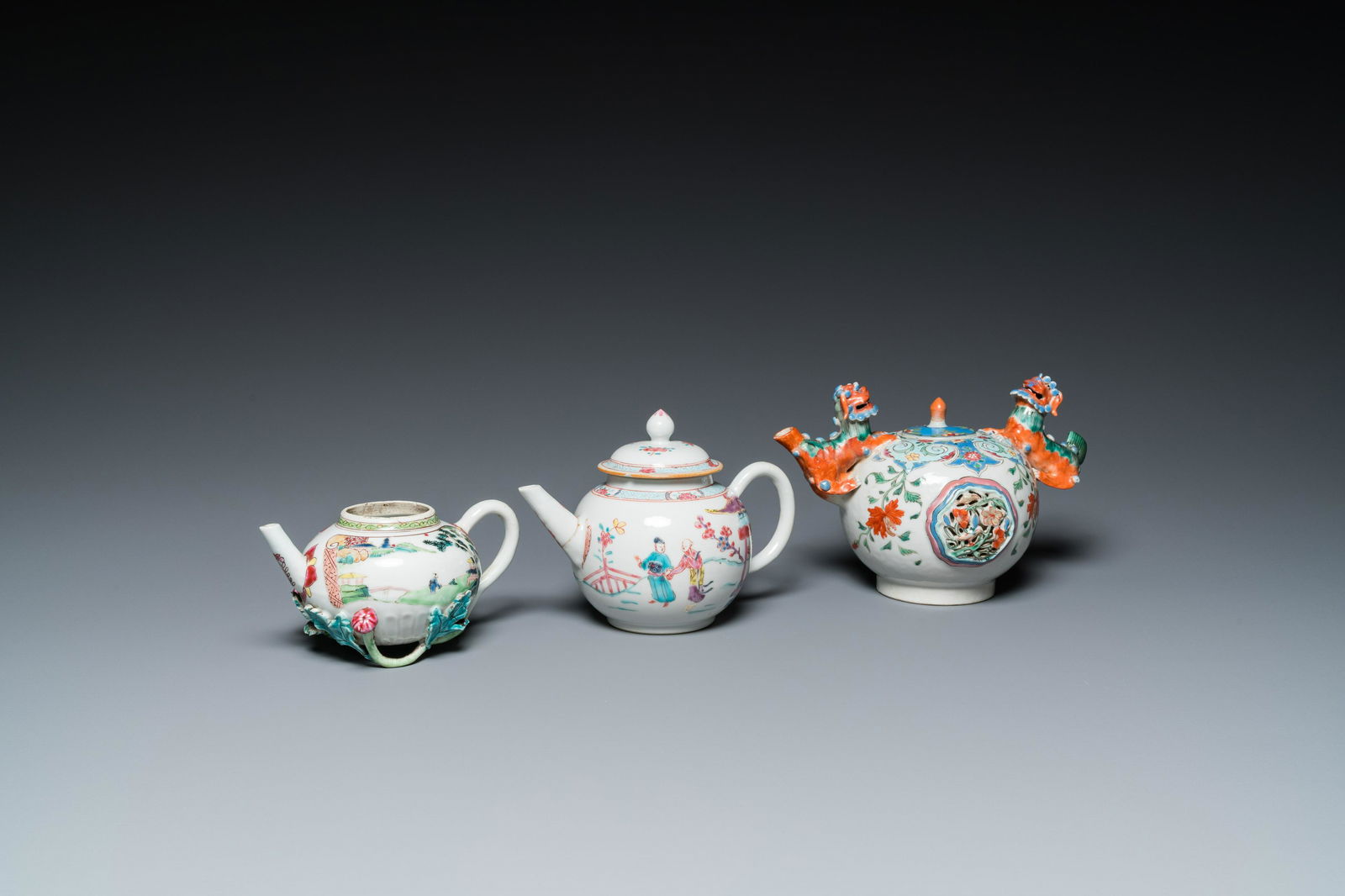 Three Chinese famille rose teapots, Yongzheng/Qianlong (1 of 7)