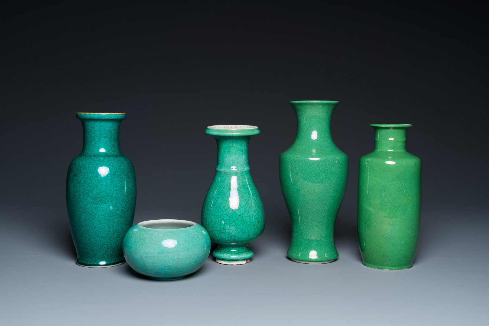 Four Chinese green-glazed vases and a brush washer, 19/20th C. (1 of 7)
