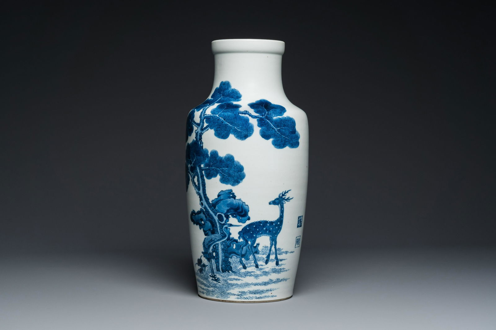 A Chinese blue and white 'deer and crane' vase, Tao Cheng Tang ___ mark, 18/19th C. (1 of 7)