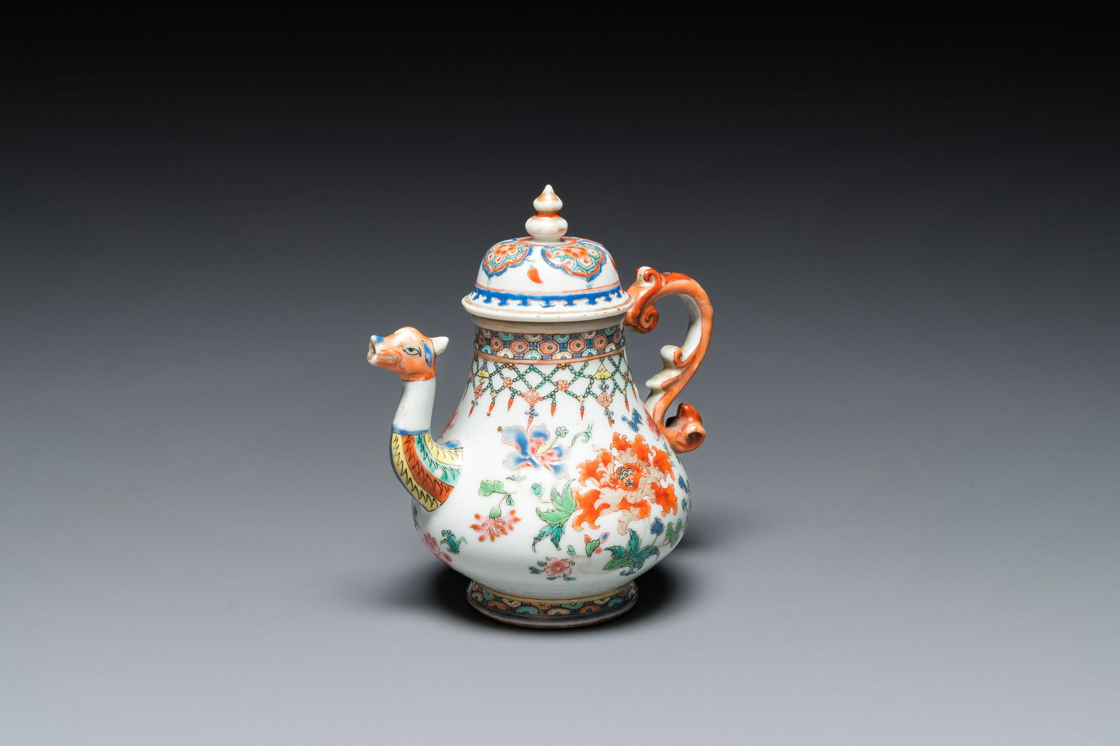 A Chinese famille rose teapot with dragon spout, Yongzheng/Qianlong (1 of 7)