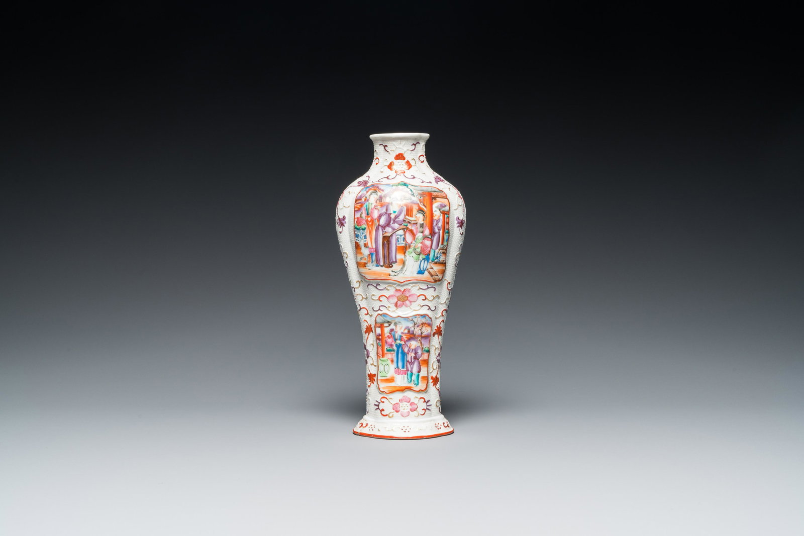 A Chinese famille rose 'mandarin subject' vase, Qianlong: Full title: A Chinese famille rose 'mandarin subject' vase, Qianlong Description: H.: 27,5 cm