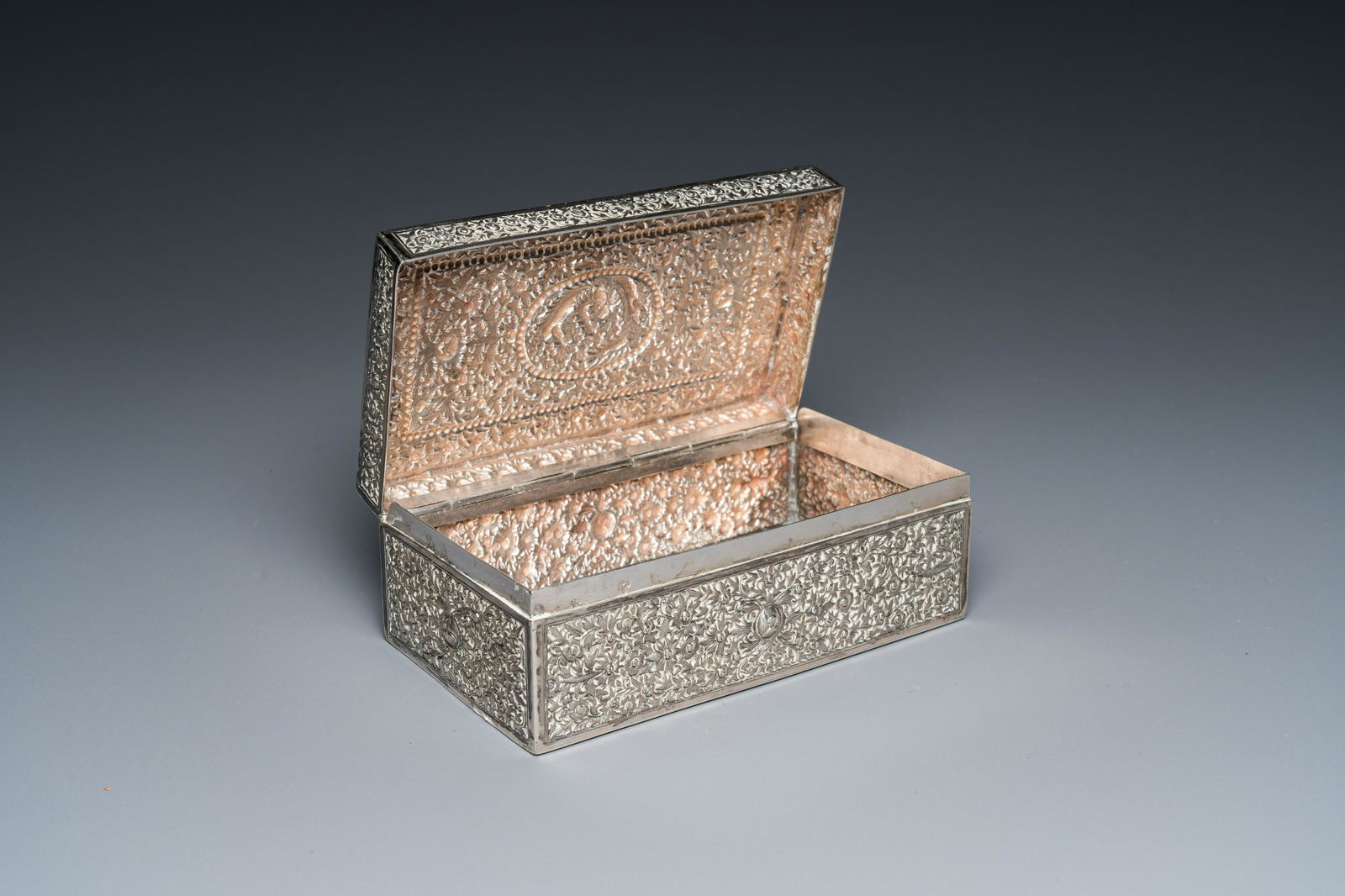 A rectangular Thai silver box, 19/20th C. (1 of 8)