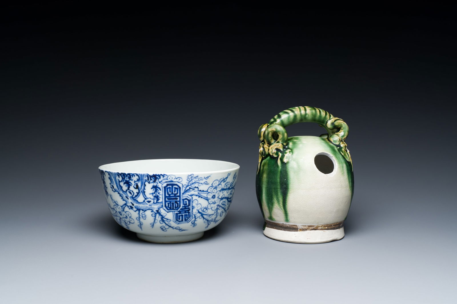 A Chinese blue and white 'Bleu de Hue' bowl and a green-glazed lime pot for the Vietnamese market, (1 of 7)