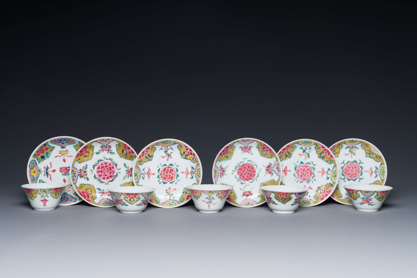 Five Chinese famille rose cups and six saucers with floral decor, Yongzheng/Qianlong (1 of 6)