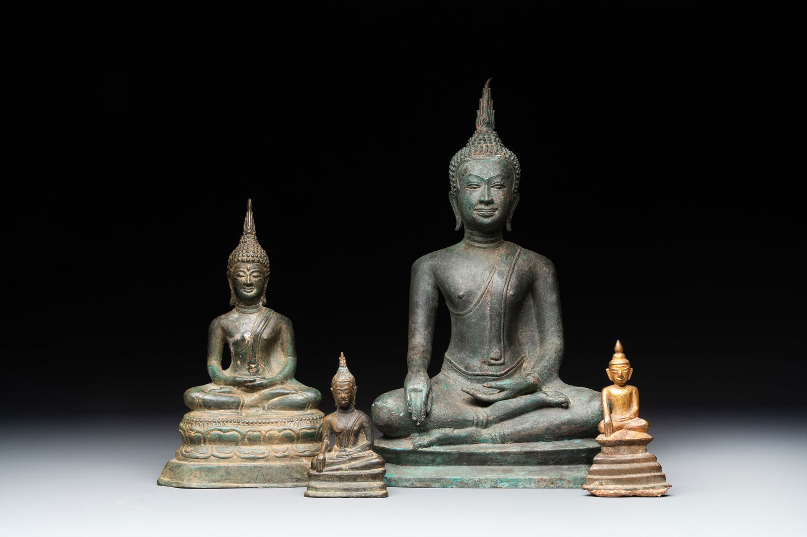 Four various Burmese bronze Buddhas, 15/17th C. (1 of 13)
