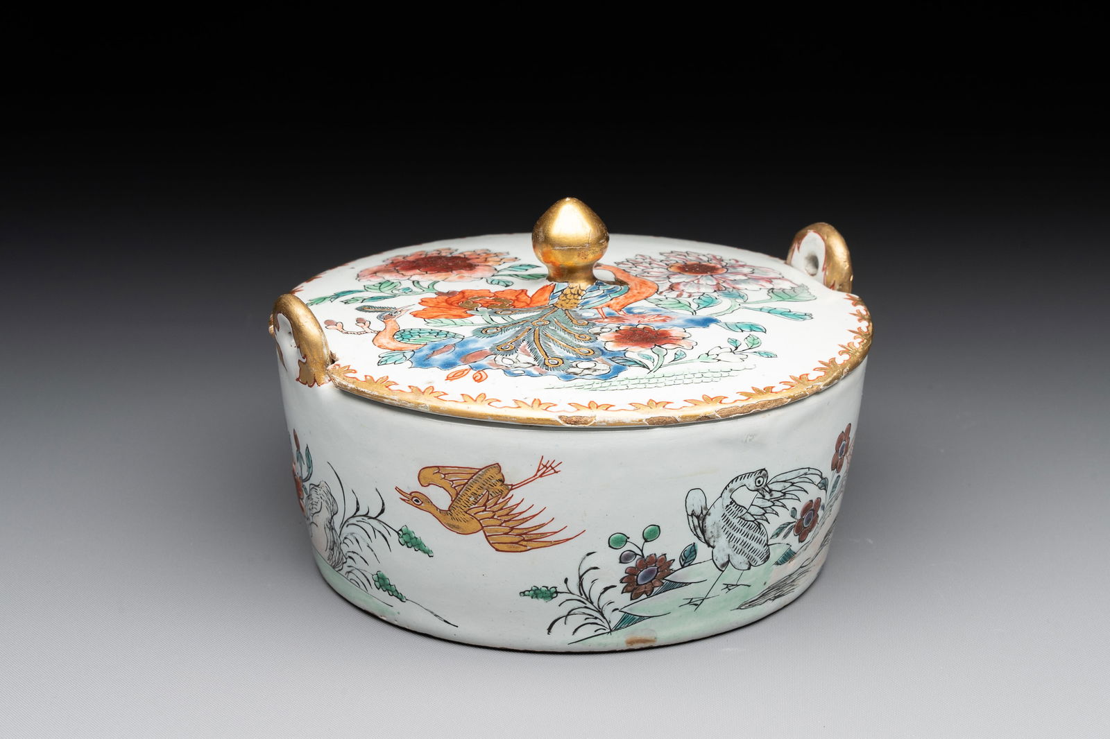 A polychrome Dutch Delft petit feu 'chinoiserie' butter tub and cover, 18th C. (1 of 7)