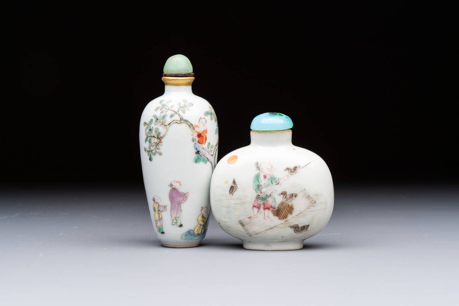 Two Chinese famille rose snuff bottles, Jiaqing and Tongzhi mark, 19th C.