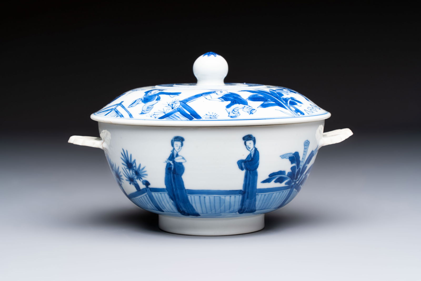 A Chinese blue and white 'Long Elizas and Playing Boys' bowl and cover, Chenghua mark, Kangxi (1 of 6)