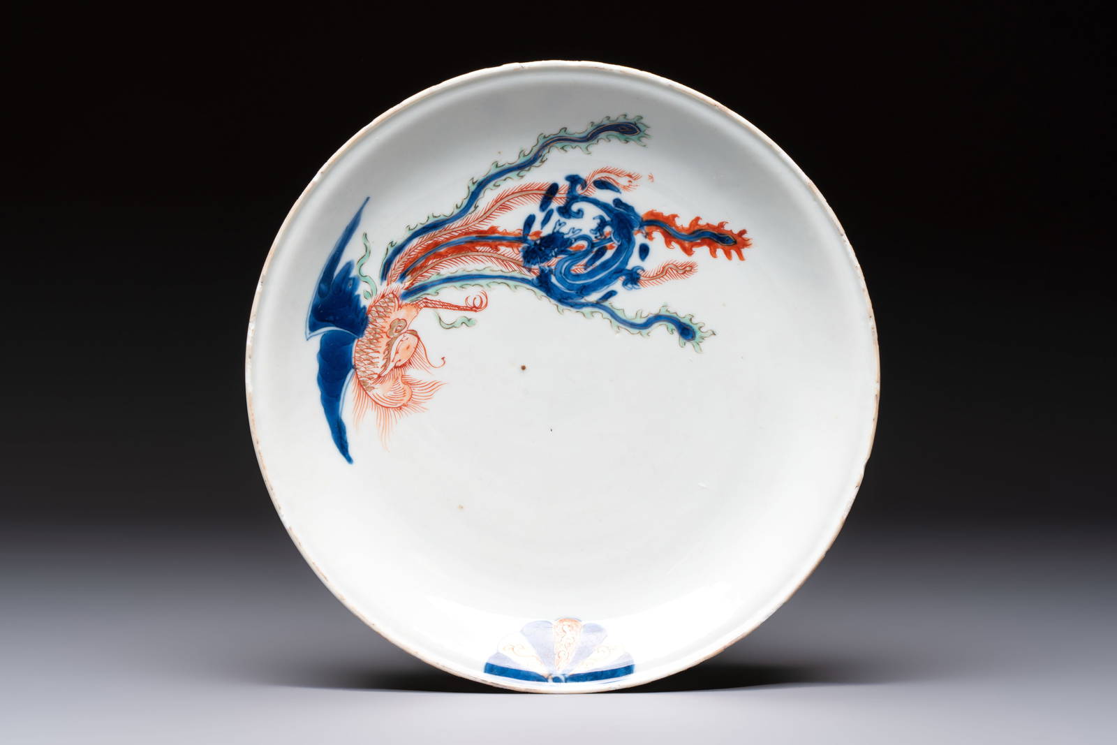 A Chinese Imari-style 'Dragon and Phoenix' plate, Kangxi