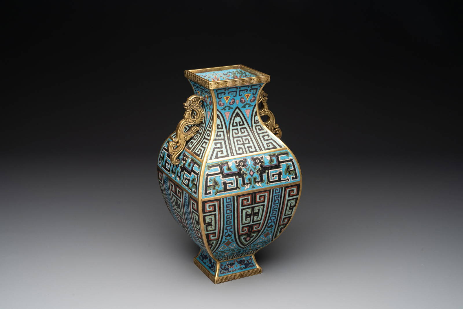 A Chinese archaistic cloisonné square vase, Qianlong and Ren mark, 19/20th C.