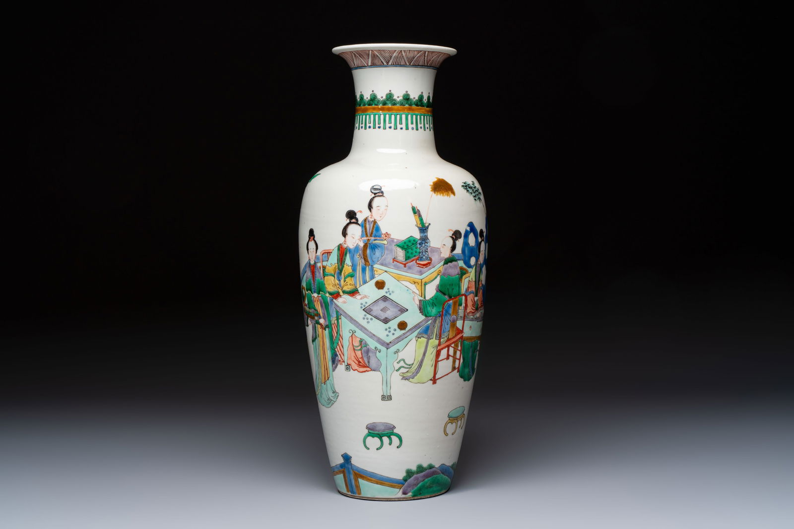 A Chinese famille verte 'Court Ladies' vase, 19th C. (1 of 6)