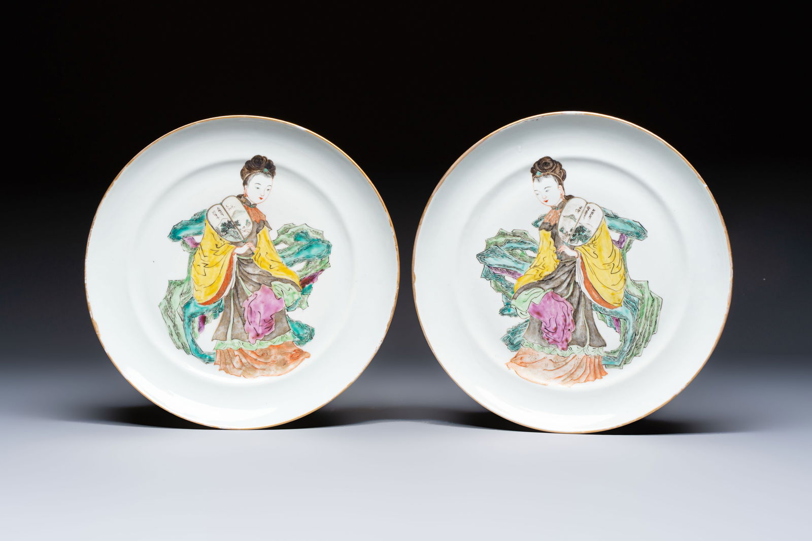An unusual pair of Chinese Canton famille rose dishes, 19th C. (1 of 2)