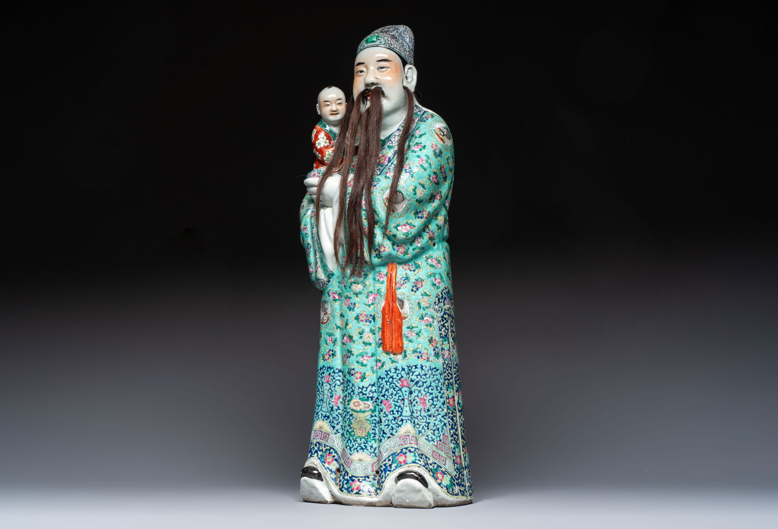 A large Chinese famille rose figure of Fu Xing, Zhu Mao Ji Zao mark, Republic (1 of 7)