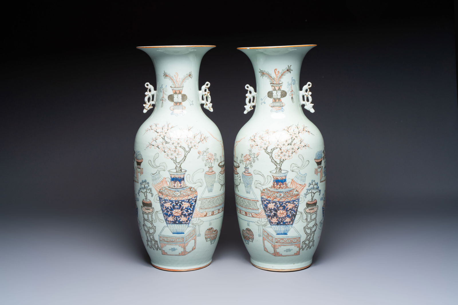 A pair of Chinese qianjiang cai 'Antiquities' vases, signed workshop of Qingyun, 19/20th C. (1 of 6)