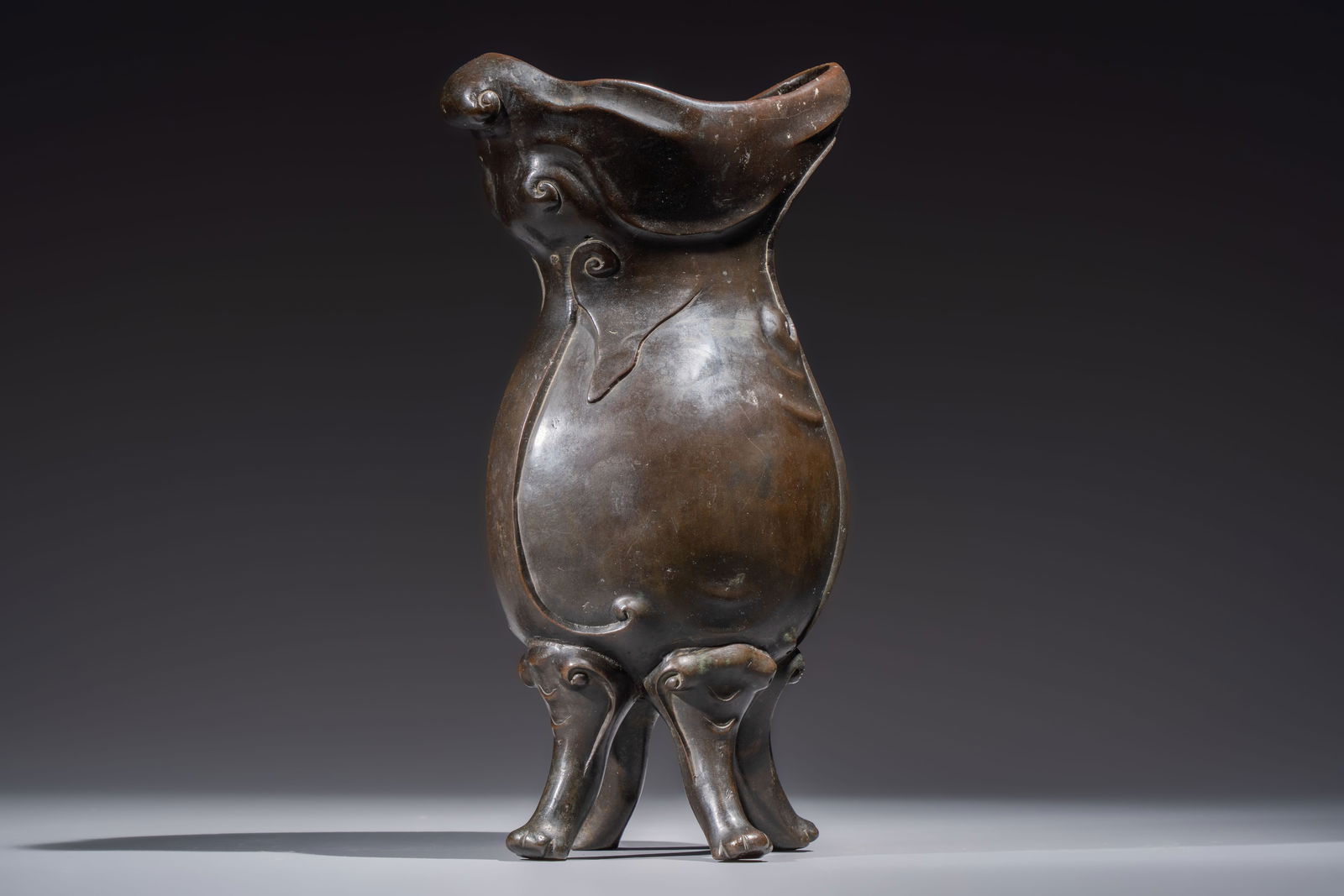 An unusual Chinese zoomorphic 'Mythical Beast' bronze vase, Kangxi (1 of 9)