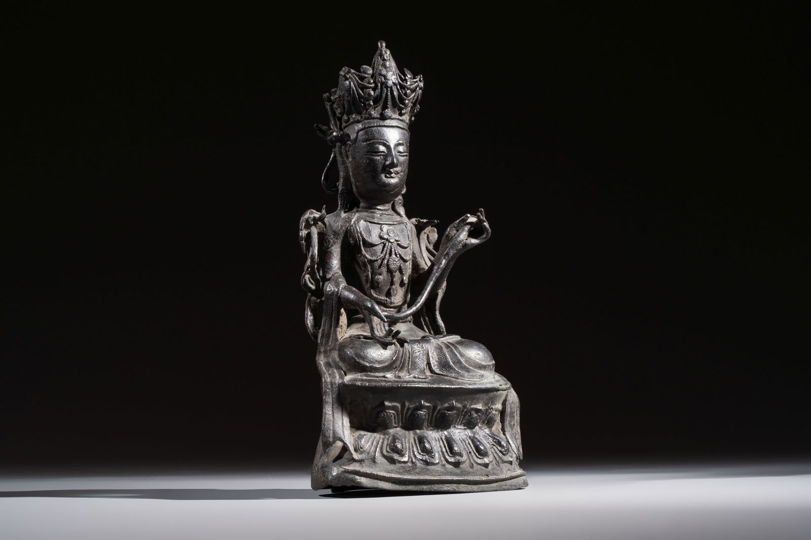 A Chinese bronze figure of Bodhisattva, Ming (1 of 7)