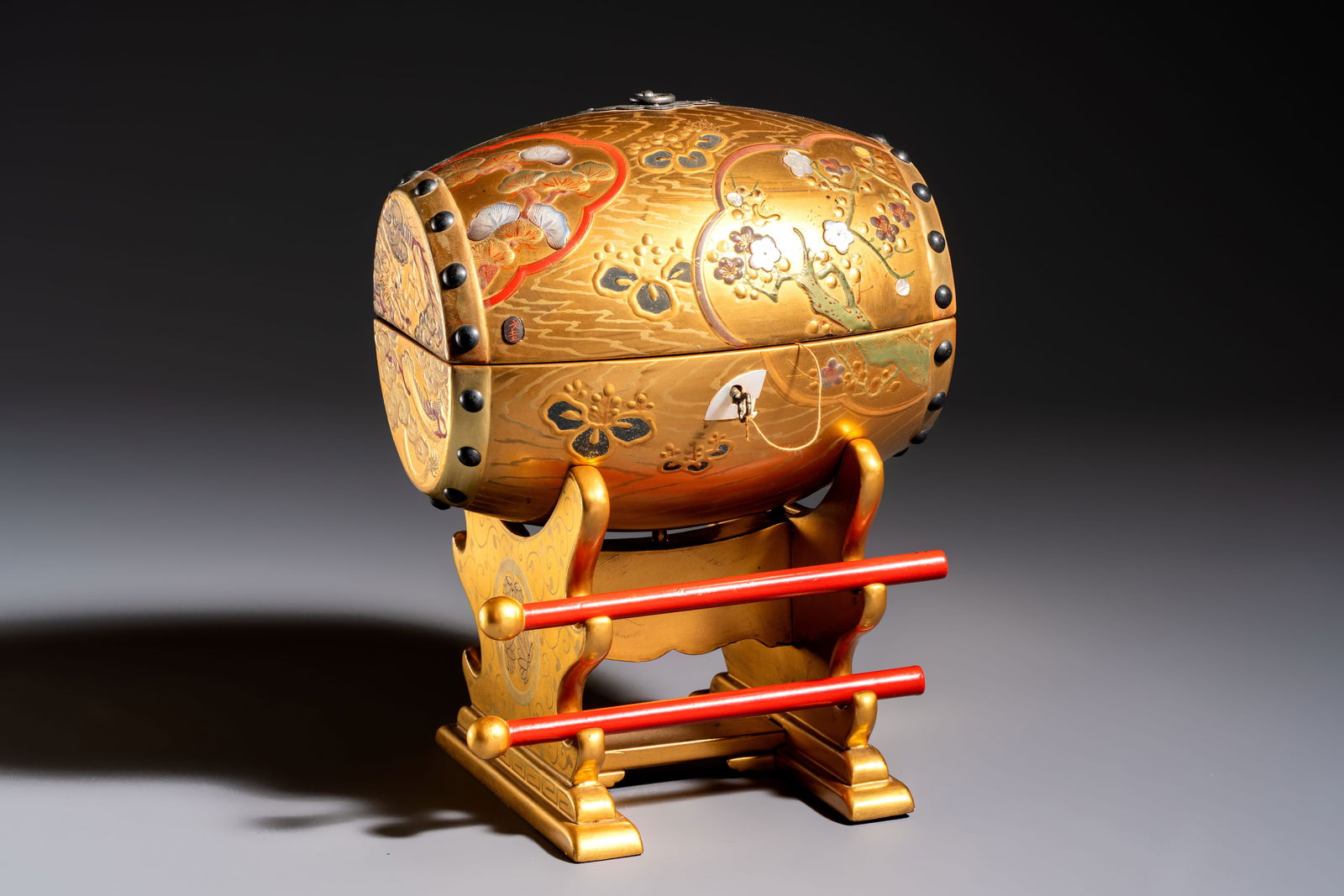 A Japanese Shibayama lacquer taiko drum-shaped casket on its original stand, Taisho, 19/20th C. (1 of 6)