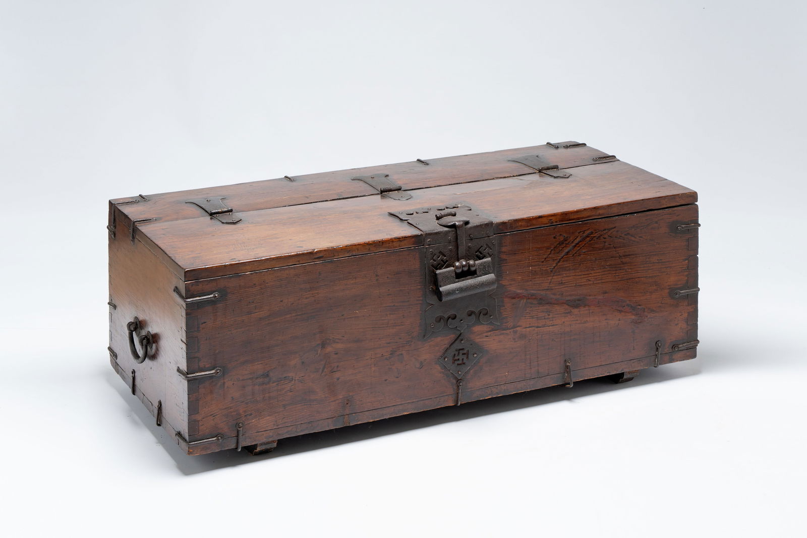 A Korean wrought-iron mounted wooden coin chest (Ton-Kwe), Joseon, 18/19th C. (1 of 11)