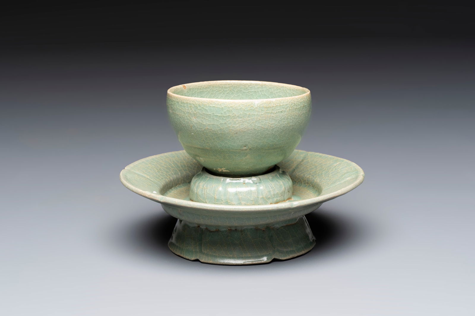 A fine Korean celadon tea bowl with its original stand, Goryeo, 12th C. (1 of 13)