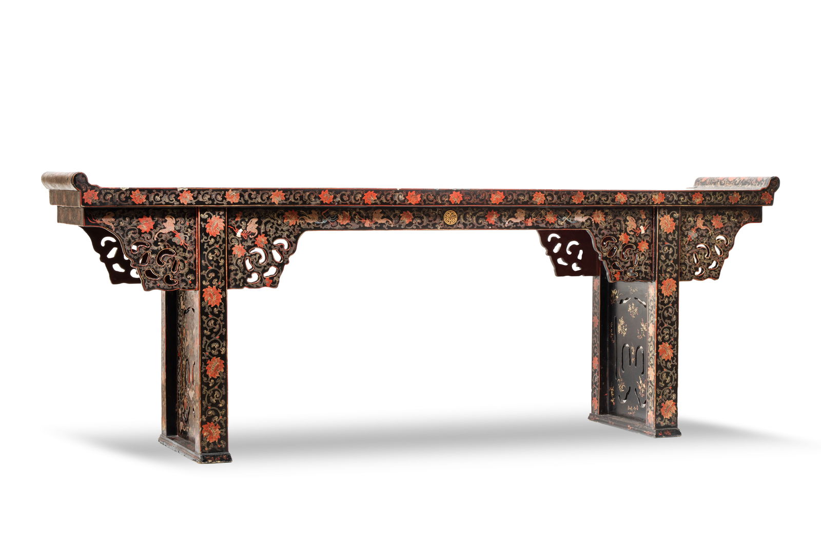 A fine Chinese gilt-lacquered wooden altar table, tiaoan, 18/19th C. (1 of 11)