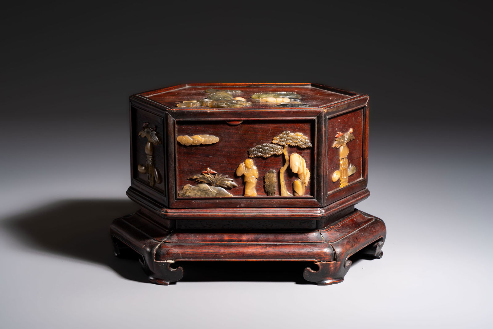 A Chinese soapstone-embellished hongmu 'Antiquities' box and cover, 19th C. (1 of 7)