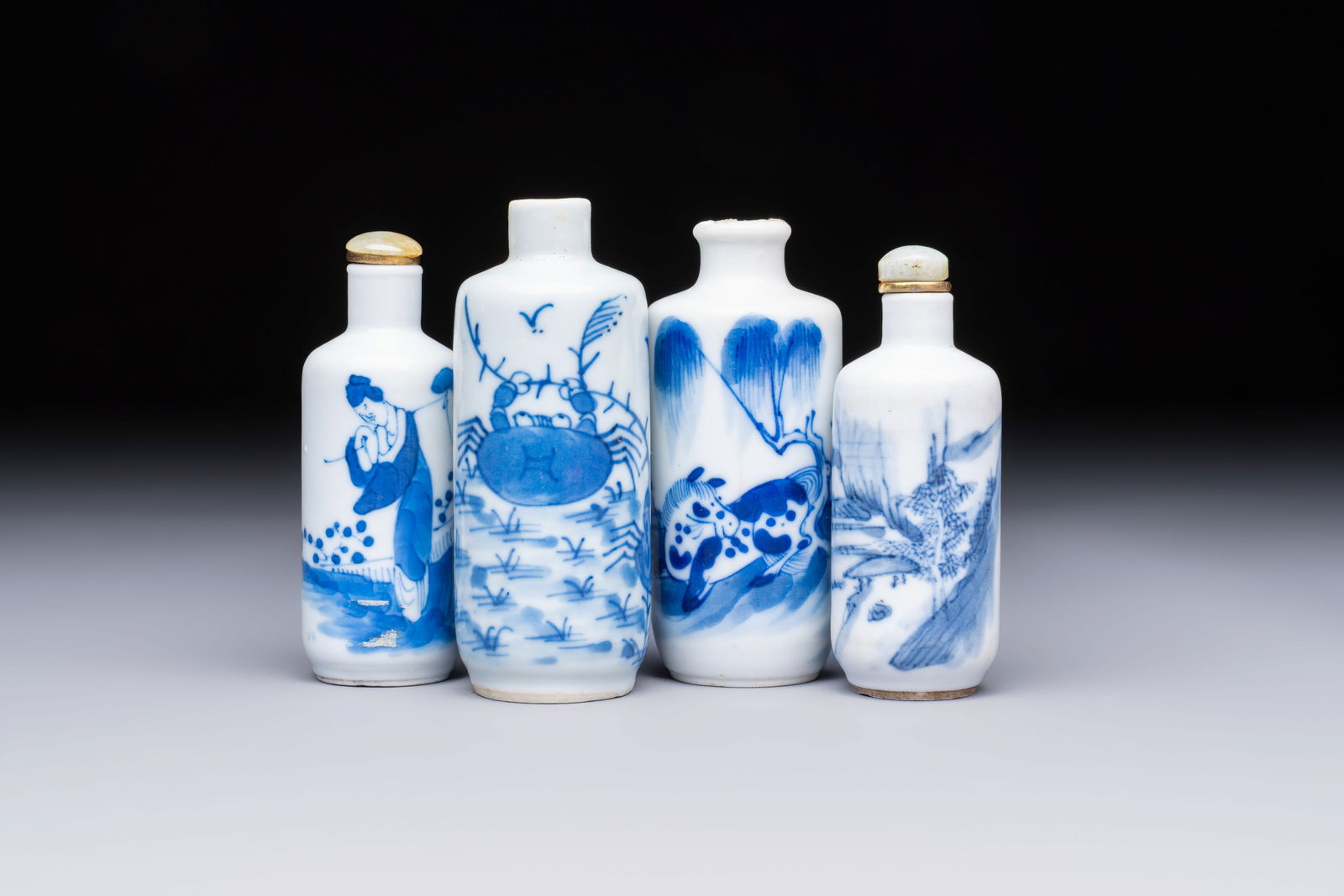 Four Chinese blue and white snuff bottles, 19th C. (1 of 7)