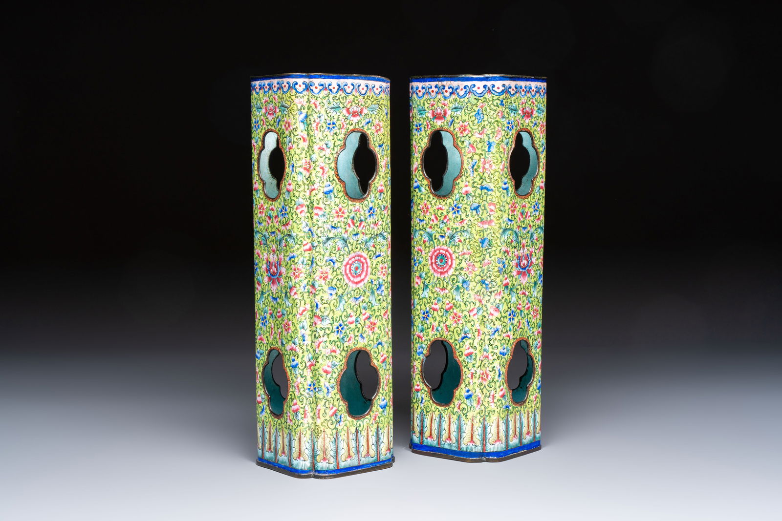 A pair of Chinese Canton enamel hat stands with floral design, 19th C. (1 of 7)