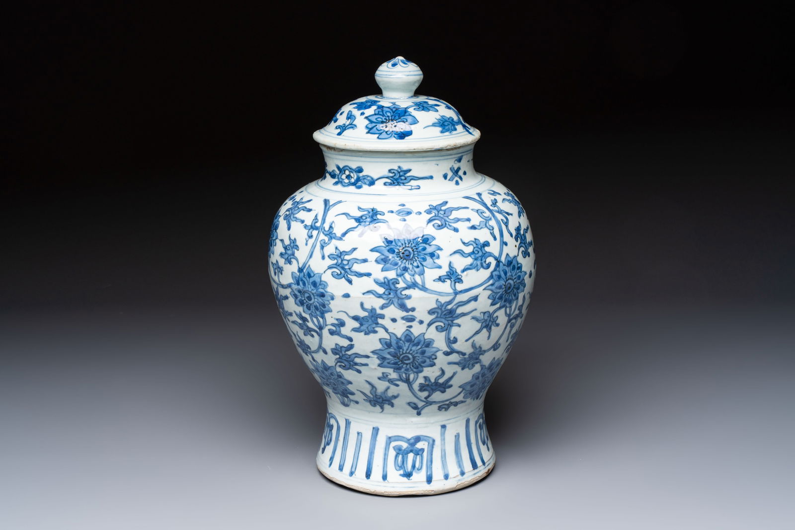 A Chinese blue and white 'Lotus Scroll' vase and cover, Ming: A Chinese blue and white 'Lotus Scroll' vase and cover, Ming H.: 39 cm (incl. cover)