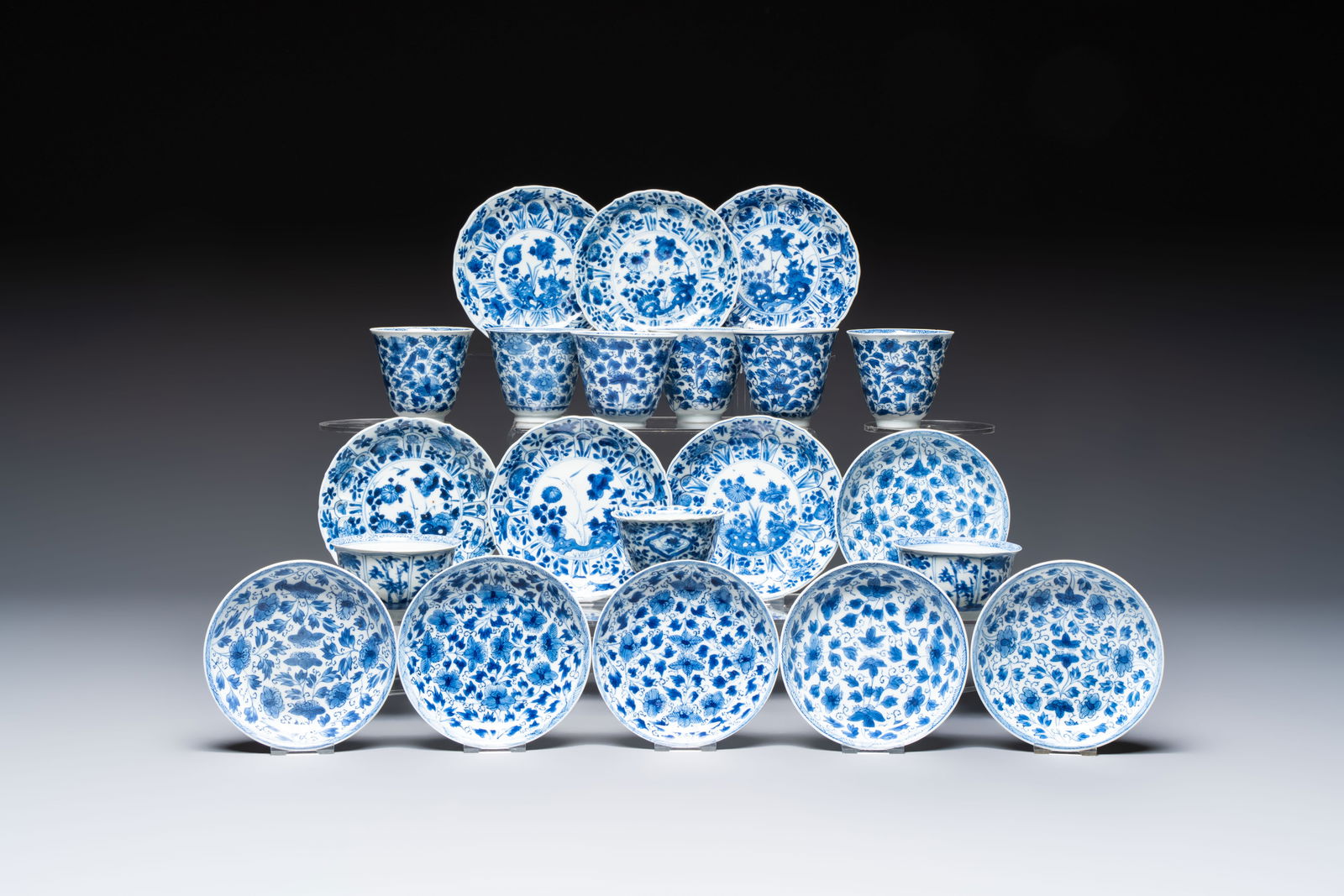 Nine Chinese blue and white cups and 12 saucers, Kangxi (1 of 6)