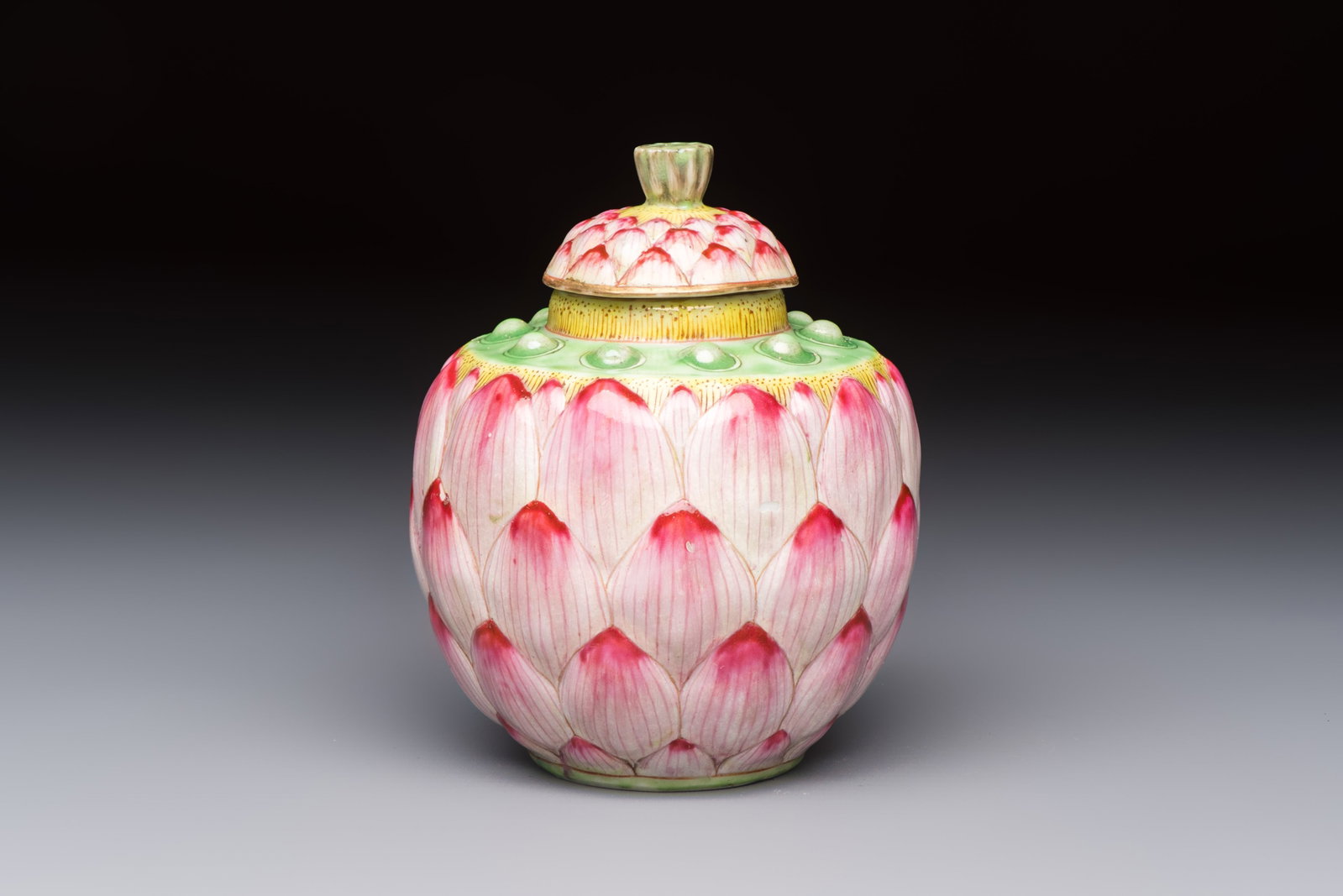 A Chinese famille rose 'Lotus Bud' tea caddy and cover, Qianlong mark, 19th C. (1 of 7)