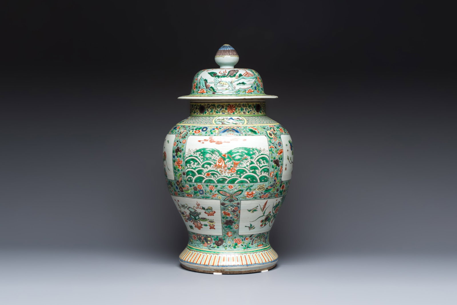 A large Chinese famille verte baluster vase and cover with animals, flowers and antquities, Chenghua (1 of 6)
