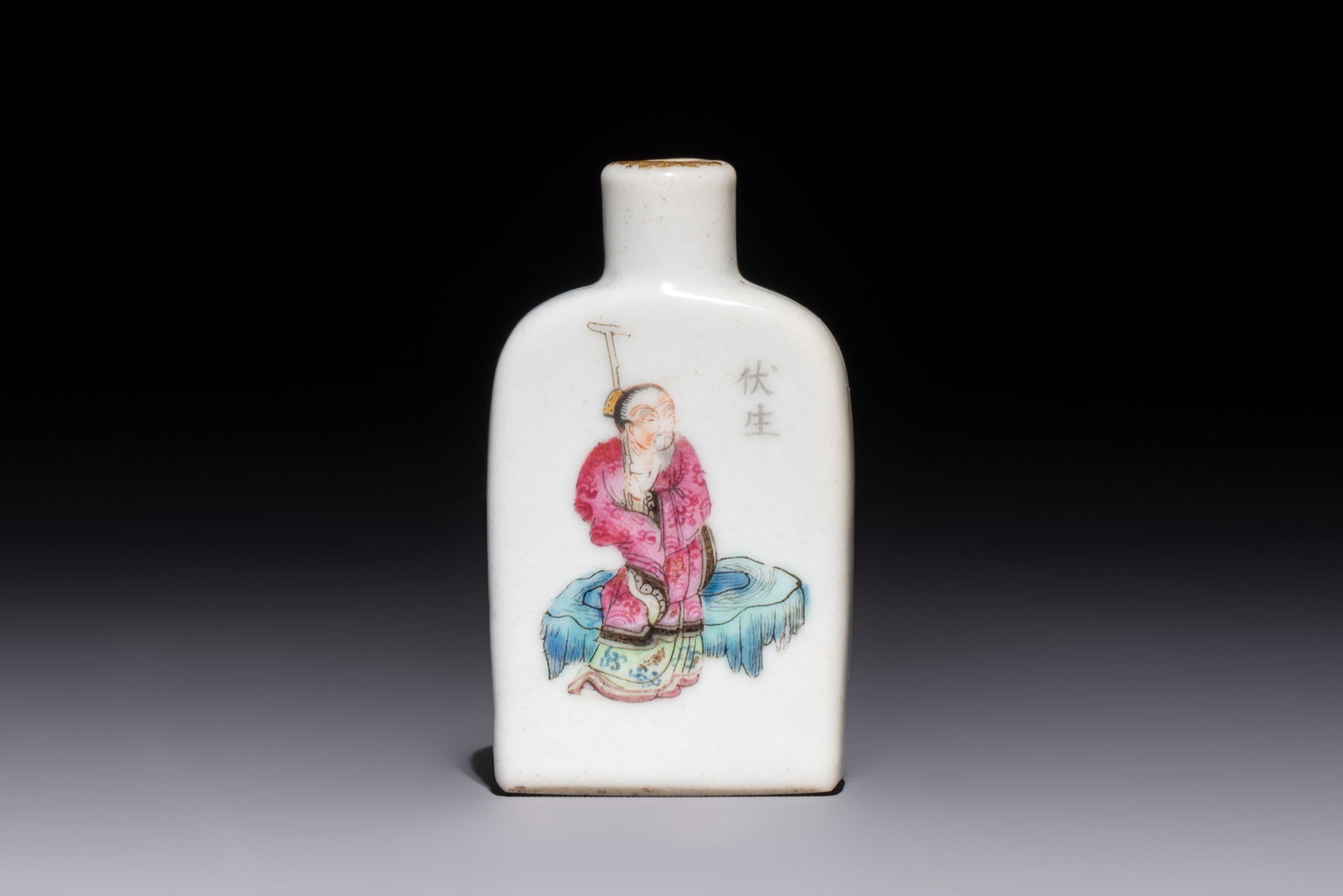 A Chinese famille rose 'Wu Shuang Pu' snuff bottle, Daoguang mark, 19th C. (1 of 6)