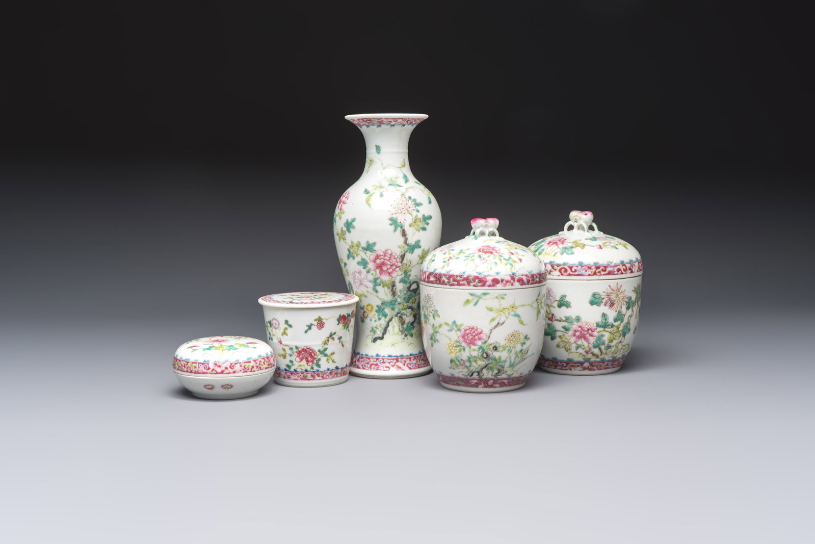 Five Chinese famille rose wares with floral design, Qianlong and Hongxian marks, Republic (1 of 19)