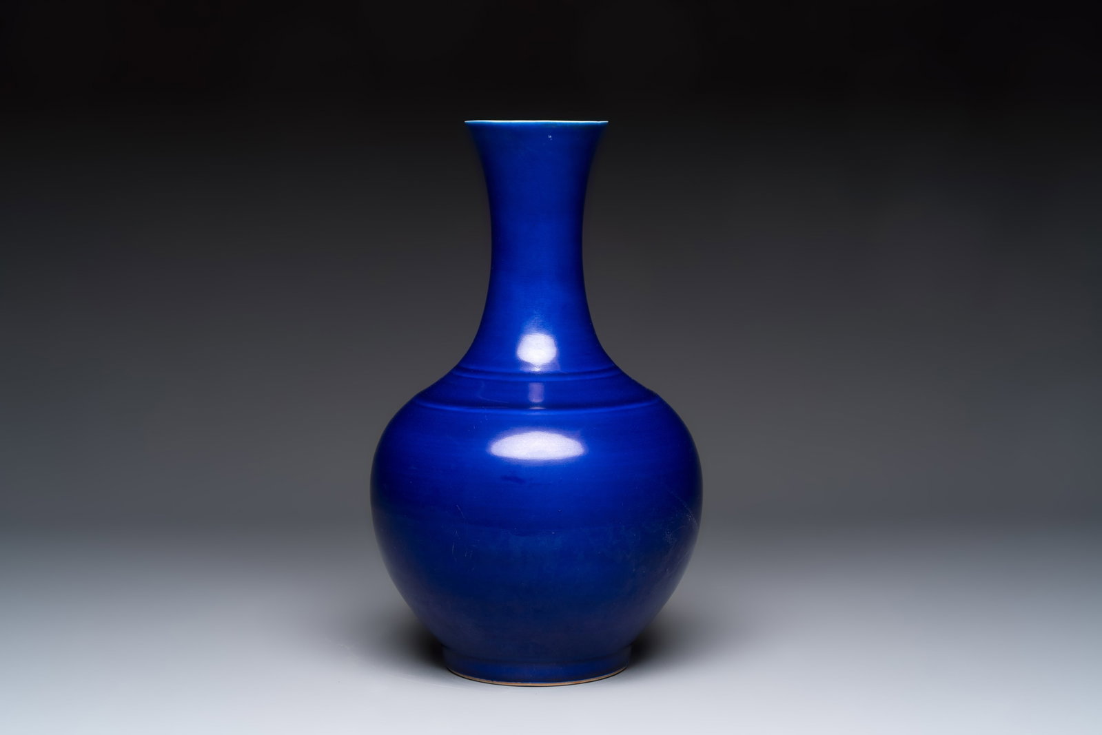 A Chinese blue-glazed bottle vase, 19th C. (1 of 6)