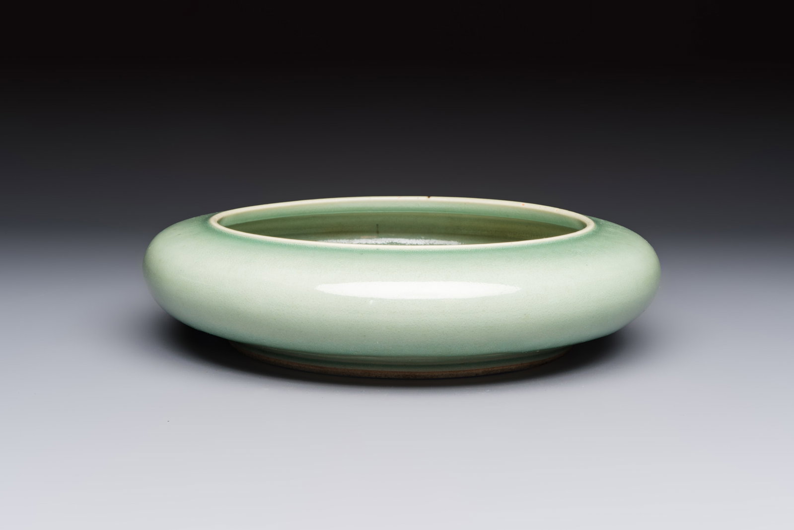 A Chinese green-glazed brush washer, 18th C. (1 of 7)