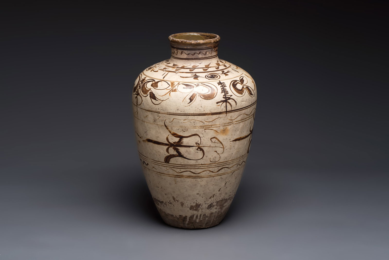 A large Chinese Cizhou ware slip-glazed wine jar, Ming (1 of 7)