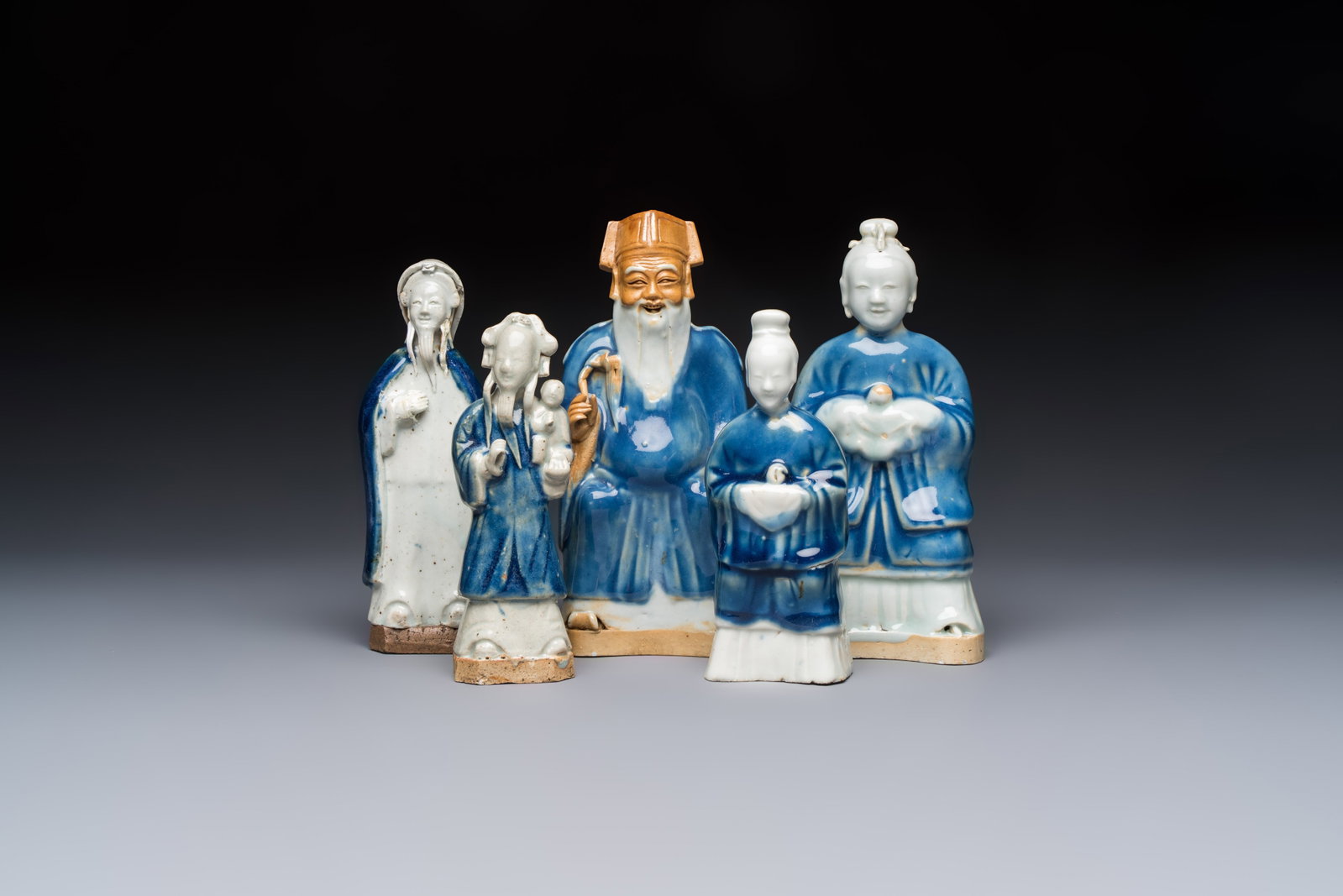 Five Chinese blue and white figures, Qianlong/Jiaqing (1 of 13)