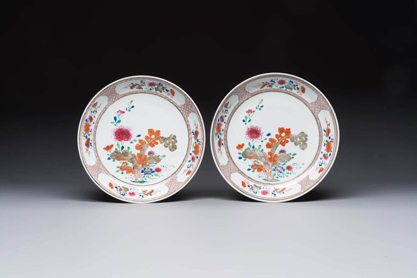 A pair of Chinese famille rose dishes with floral design, Qianlong (1 of 2)